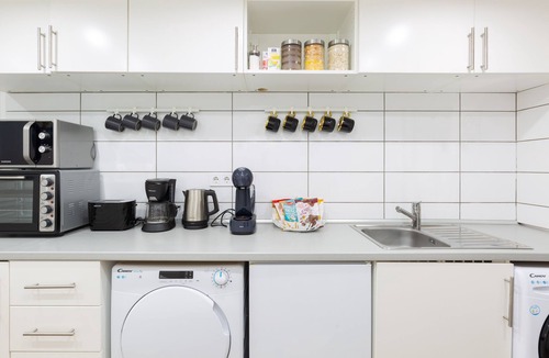 Terezvaros Apartment | FAMILY APARTMENT A/C FREE-BREAKFAST @OLD-TOWN