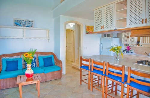 La Iglesia Apartment | Family apartment with pool and central location