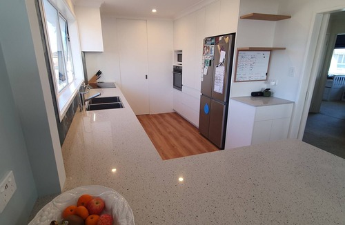 Omanu House | Family beach house at the Mount