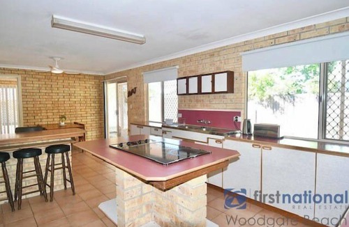 Woodgate House | Family Beach House 1 street from the beach.