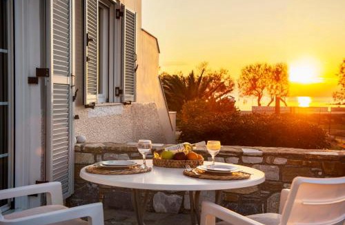 Posidonia Apartment | Family by the sea Syros