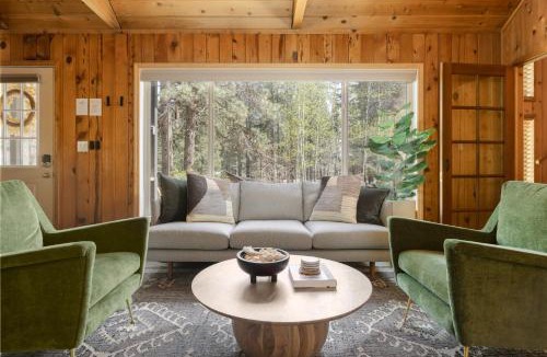 Valley Ranch House | Family Cabin With Hot Tub, Games, & Forest Views