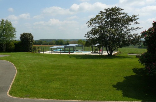 Ergue-Gaberic House | 🏡 Family Cottage in the Countryside with Heated Indoor Pool Near Quimper,