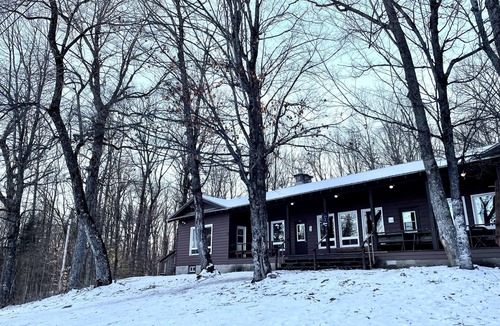 Dysart et al Cottage | Family cottage near lake