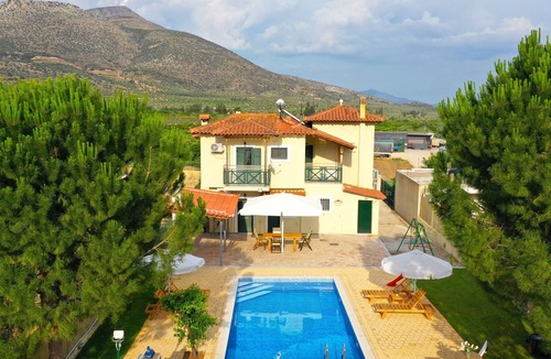 Messolonghi House | Family Cozy VillanDiscover easily nearby lovely Nafplio, Argos &hystoric Mycenae