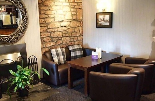 Inchture Hotel | Family Ensuite with Bath at Inchture Hotel