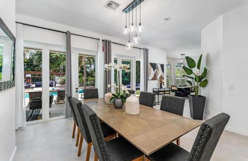 Hillsboro Pines Villa | Family estate wprivate pool basketball court