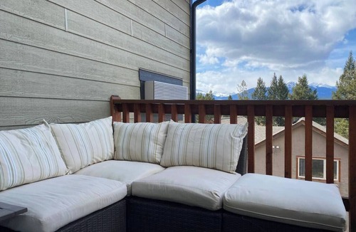 Radium Hot Springs Apartment | Family Friendly Mountain View Penthouse w/Sauna