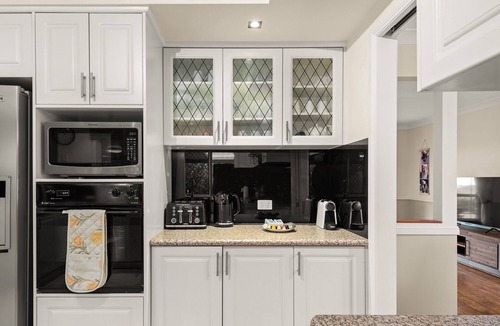 Wellington Point House | Family-Friendly 5-Bed Close to the Coast & Airport
