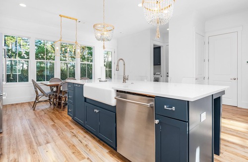 Lakeside at Blue Mountain Beach House | Family-Friendly Luxury in BMB – Bikes Included, Golf Cart Available