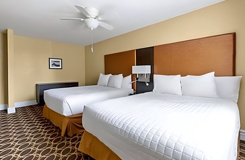 Corte Madera Hotel | Family-Friendly 2BR Suite | Near Bay Area Spots | Outdoor Pool | Free Parking
