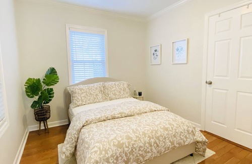 Stamford Apartment | Family-Friendly 2BR with Parking Near NYC + Hospital