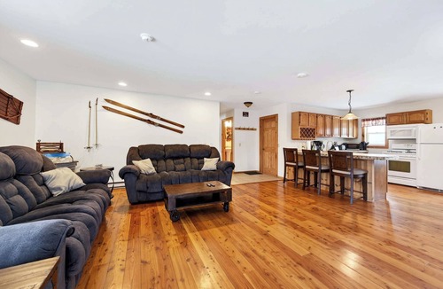 Great Valley Apartment | Family-Friendly 3BR, 3 Min to Holiday Valley