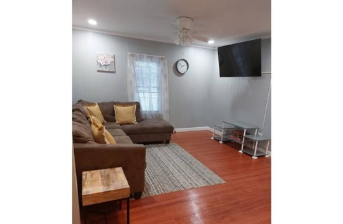 Providence House | Family friendly, 3BR Home near Colleges & Downtown