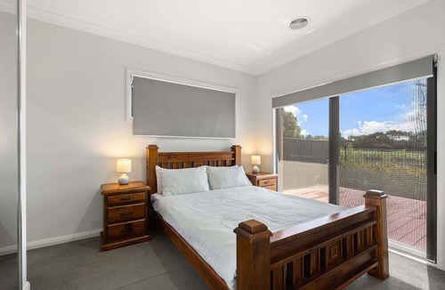 Holt House | Family-Friendly 4-Bed Home with Courtyard