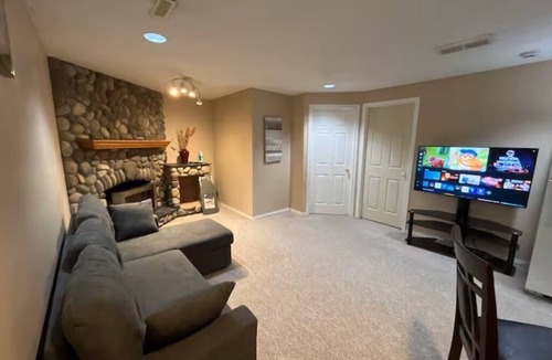 Bridlewood House | Family Friendly Basement Suite near to Spruce Meadows