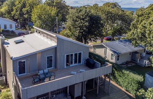 Culloden Shores House | Family Friendly Beach House, Walking distance to Private Beach