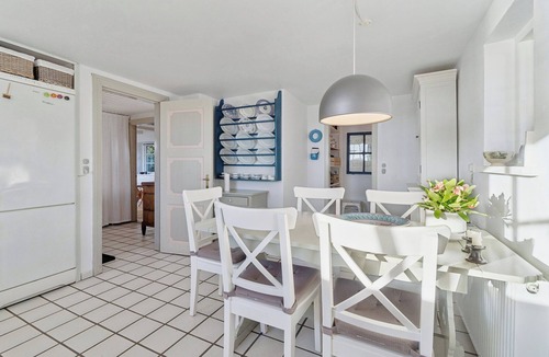 Arnager House | Family-friendly beachside holiday home