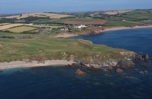 Thurlestone House | Family-Friendly Bungalow Near Thurlestone Beach