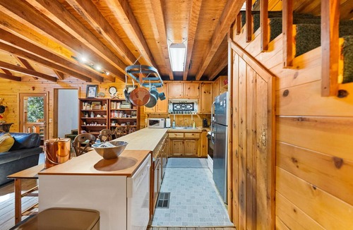 Fern Valley Cabin | Family-Friendly Comfort at "A Frame Cottage" w/AC