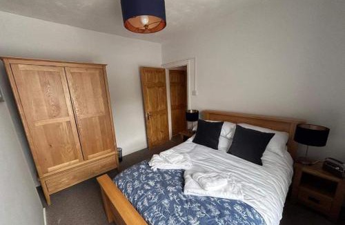 Sketty House | Family-friendly cosy home with a spacious garden