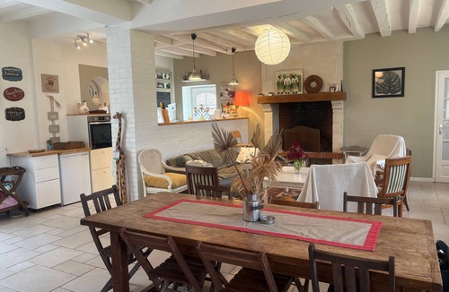 Pontvallain Cottage | Family-Friendly Gîte with Large Terrace, Playground, and Trampoline in Countryside