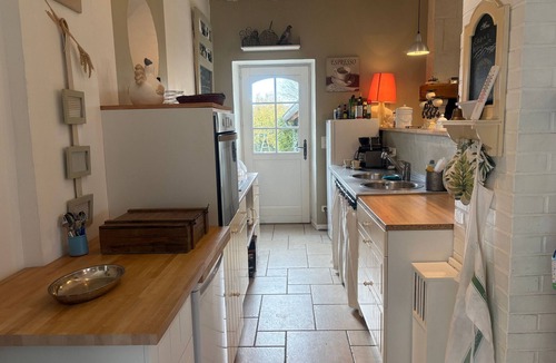 Pontvallain Cottage | Family-Friendly Gîte with Large Terrace, Playground, and Trampoline in Countryside