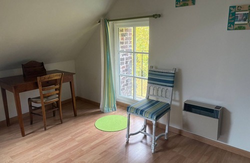 Pontvallain Cottage | Family-Friendly Gîte with Large Terrace, Playground, and Trampoline in Countryside