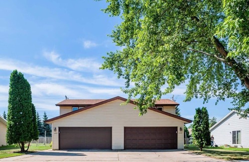 Appleton House | Family-Friendly Home 2 Min to Grocery & Highway
