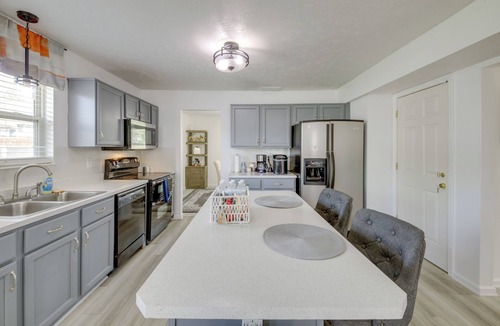 Wayne Cottage | Family-friendly Indianapolis Home w/Fenced Yard