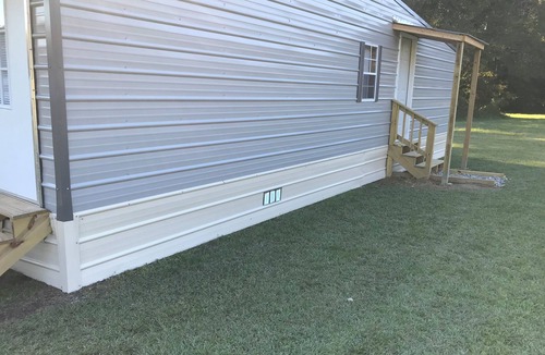 Preston Cottage | Family friendly, quiet neighborhood, 7 minutes from town. 20 minutes from Casino