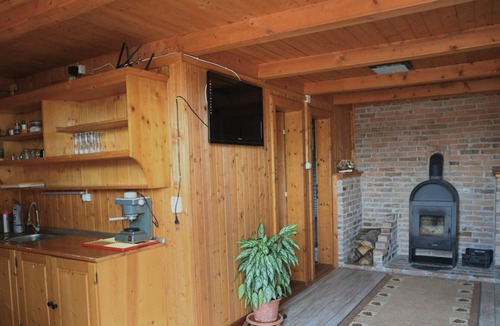 Sovata Cabin | Family-Friendly Retreat with Hot Tub and Draft Beer - 5 Mins from Bear's Lake!