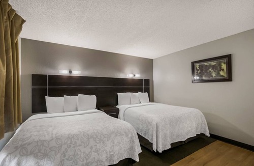 Ashley Oaks Hotel | Family-friendly Room w/Free Hot Breakfast | Free Onsite Parking