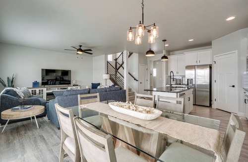 Windsor Apartment | Family-friendly Townhome ~ 2 Mi to Windsor Lake!