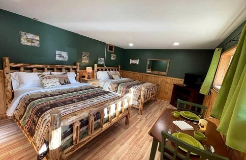 Thompson Falls House | Family-Friendly Cabin Suite Rental near Thompson Falls, Montana