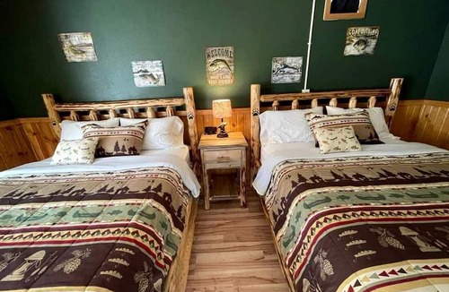 Thompson Falls House | Family-Friendly Cabin Suite Rental near Thompson Falls, Montana