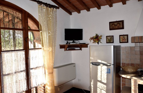 Montescudaio House | Family friendly vacation house for 6 , swimming pool, close to the sea