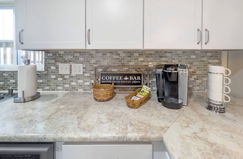 Bloomington House | Family fun Pet friendly Haven:IU Campus:Jacuzzi and Fire pit.