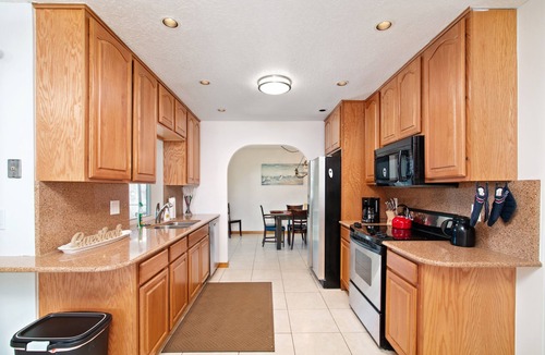 Survey Creek House | Family Fun Retreat: Swim, Play, Rest, Reconnect