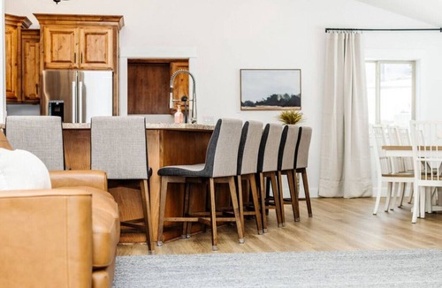 North Logan House | Family Fun with Adventure AND Relaxation! Fun Factory, Hot Tub, and Style
