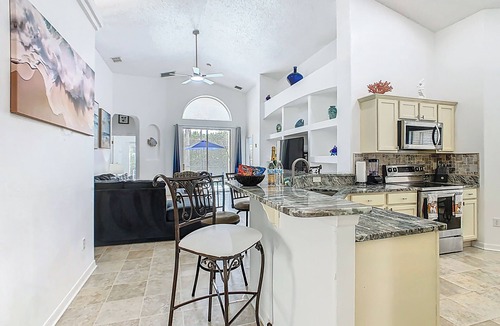 Four Corners House | Family Getaway Near Disney, & all Theme parks. Arcade games, themed rooms, no resort fees. Offering Pickel ball court