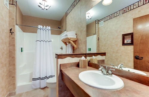 Johnston Hotel | Family Getaway w/Pools Onsite | 4.5 mi to Greenbelt Trail