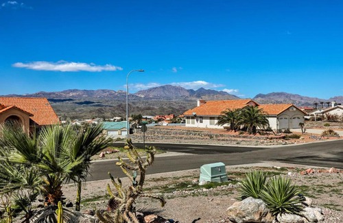 Sunridge Estates House | Family Home 2 Mi to Riverwalk and 3 Mi to Casinos!