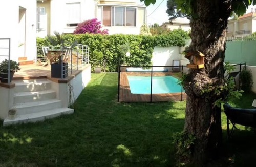 Chanot - Stade Velodrome House | Family home with heated pool.