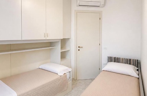 Fogliano Marina Hotel | Family Hotel Antibes -50m dal mare -