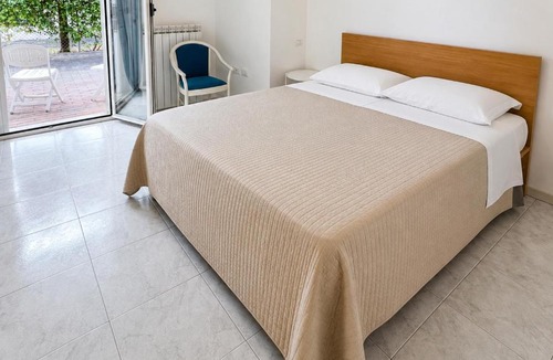 Fogliano Marina Hotel | Family Hotel Antibes -50m dal mare -