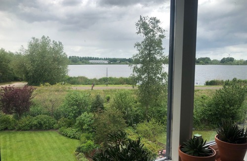 Abcoude Villa | Family house, 4 x 2 bed, waterfront villa - Amsterdam