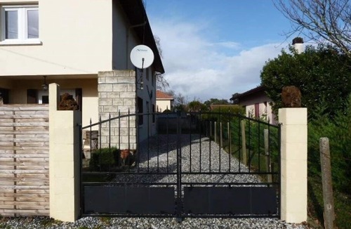 Bias Apartment | Family house for 6 people in Bias, 9km from Lespecier beach
