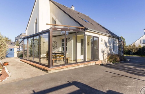Montmartin-sur-Mer Cottage | Family House in Montmartin-sur-Mer