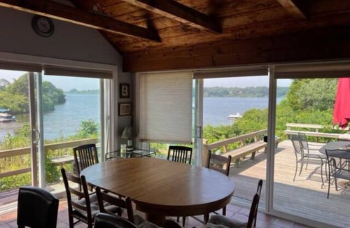 Charlestown House | Family house on Ninigret Pond in Arnolda East